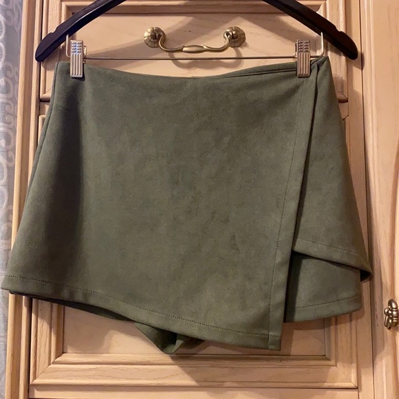 Charlotte Russe Suede Skorts - Picture 1 of 8